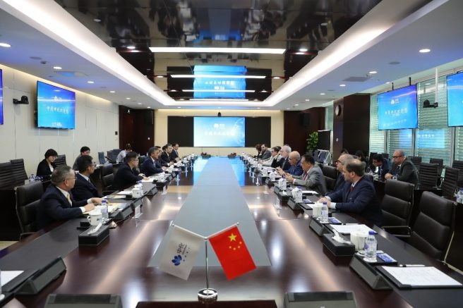 焦健会见巴西石油首席执行官和巴西驻华大使
