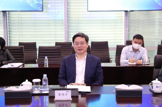 李凡荣会见深圳市委副书记、市长覃伟中