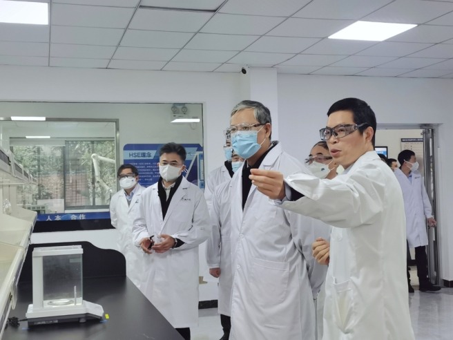 李凡荣调研万邦化工驻浙企业