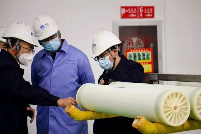 李凡荣调研万邦化工驻浙企业