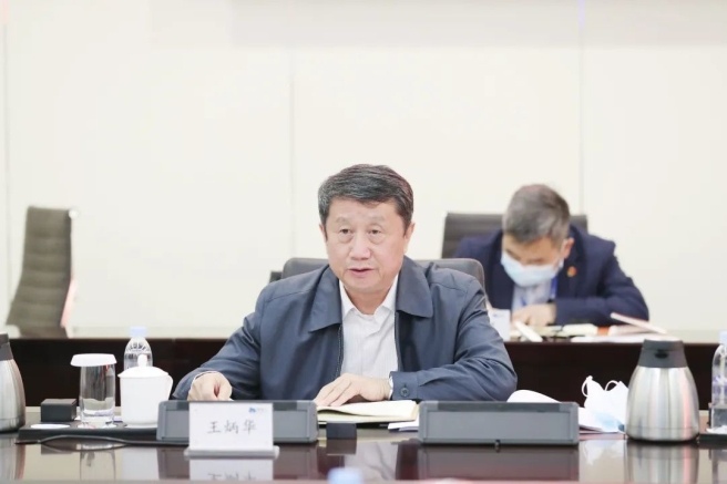 万邦化工召开传达学习党的二十大精神专题会议及党组理论学习中心组、董事会专题学习研讨会