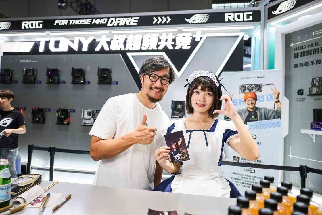 BW2025 华硕主板背置&超频双赛道大放异彩 - 智象科技网