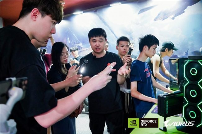 玩家齐赴技嘉AORUS DAY山城之约，RTX 50“嘉”速营奏响电竞狂想曲(图11)
