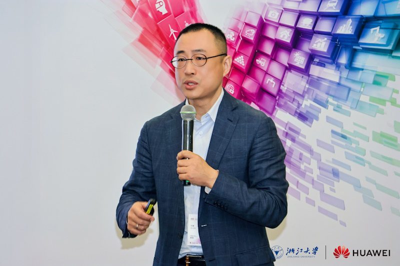 破解 AI “安全与性能” 难题！DeepSeek-R1-Safe 基础大模型在华为全联接大会2025正式发布(图5)