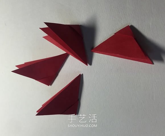 简单折纸4个花瓣 粘合得到一朵四瓣花！(图13)