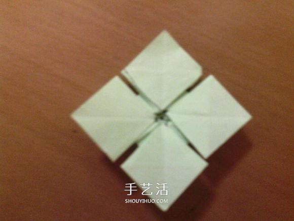 幸运四叶草的折法图解 怎么折纸四叶草步骤图(图27)