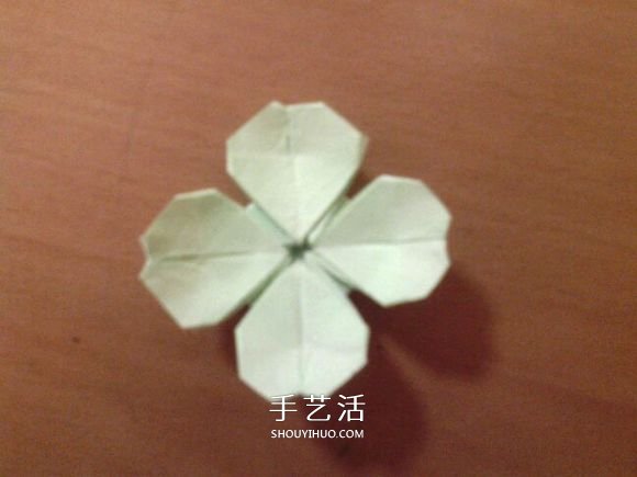 幸运四叶草的折法图解 怎么折纸四叶草步骤图(图32)