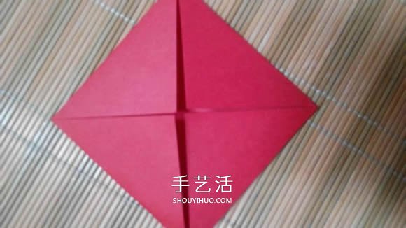 即将完全开花的荷花的折纸方法图解过程(图3)