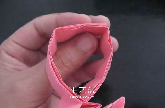 赠送初恋的小礼物！折纸蔷薇戒指的折法图解(图103)