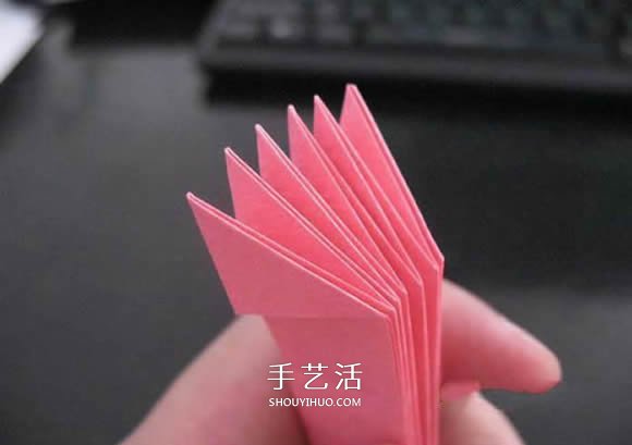 赠送初恋的小礼物！折纸蔷薇戒指的折法图解(图30)