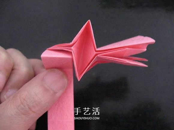 赠送初恋的小礼物！折纸蔷薇戒指的折法图解(图75)