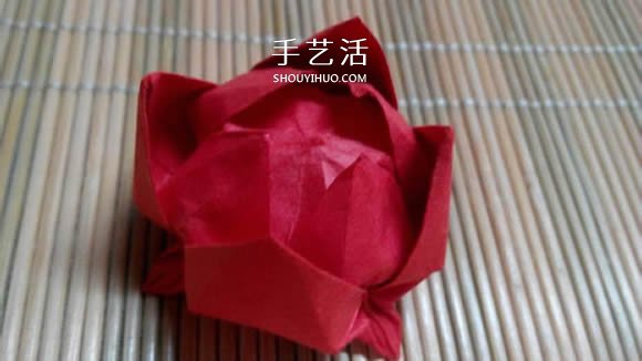 即将完全开花的荷花的折纸方法图解过程(图1)
