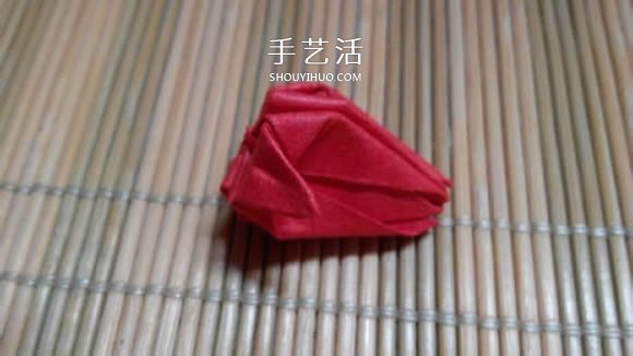 即将完全开花的荷花的折纸方法图解过程(图14)