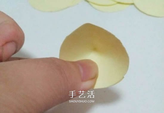简单纸花怎么做图解 组合式花朵的制作方法(图5)