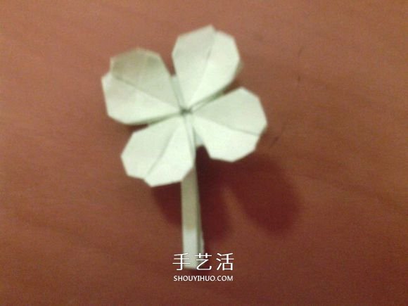 幸运四叶草的折法图解 怎么折纸四叶草步骤图 - 双维造物网