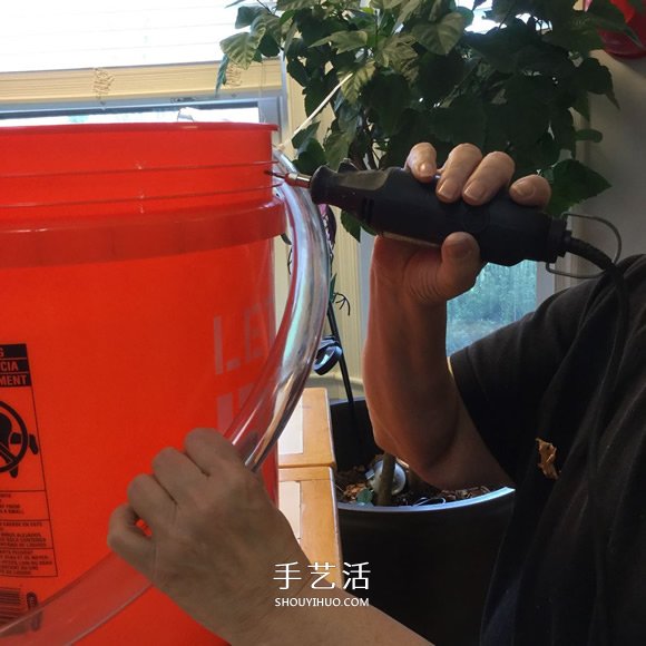 自制滚弹珠玩具的方法 简单的废物利用小制作(图5)