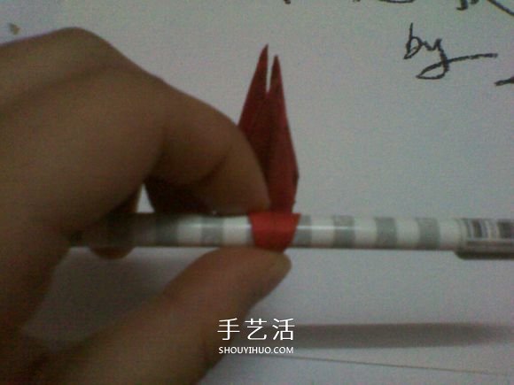 彼岸花的折法步骤图解 详细折纸彼岸花的过程(图27)