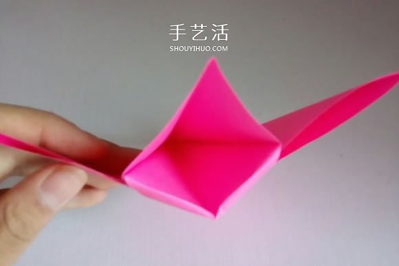 简单又漂亮五瓣纸花的折法步骤图解(图8)