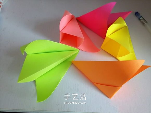 简单又漂亮五瓣纸花的折法步骤图解(图10)