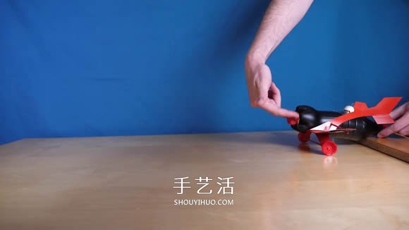 可乐瓶科技小制作 DIY橡皮筋动力飞机的方法(图49)