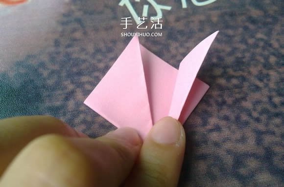 肯定学得会！超简单五瓣樱花的折纸方法步骤(图6)