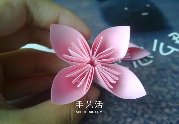 肯定学得会！超简单五瓣樱花的折纸方法步骤(图20)