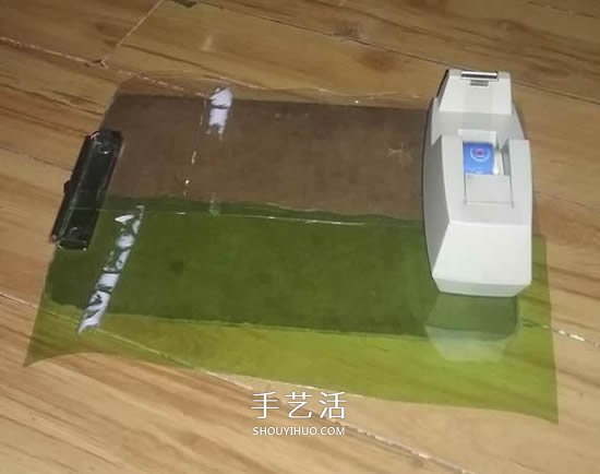 汽水瓶废物利用手工制作黑框太阳镜的方法(图4)