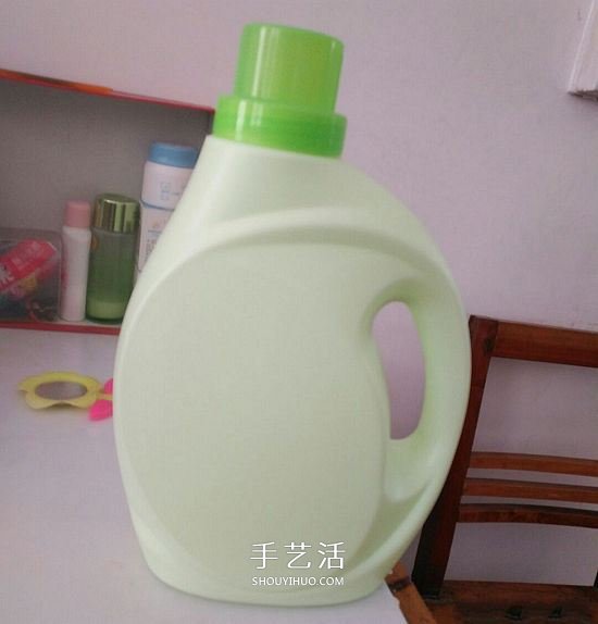 洗衣液瓶手工雕刻 DIY制作优雅花盆的方法(图2)