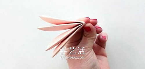简单又漂亮纸花的折法图解 有16个花瓣！(图11)