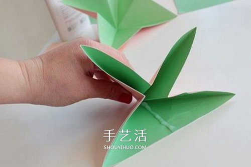 简单又漂亮纸花的折法图解 有16个花瓣！(图12)