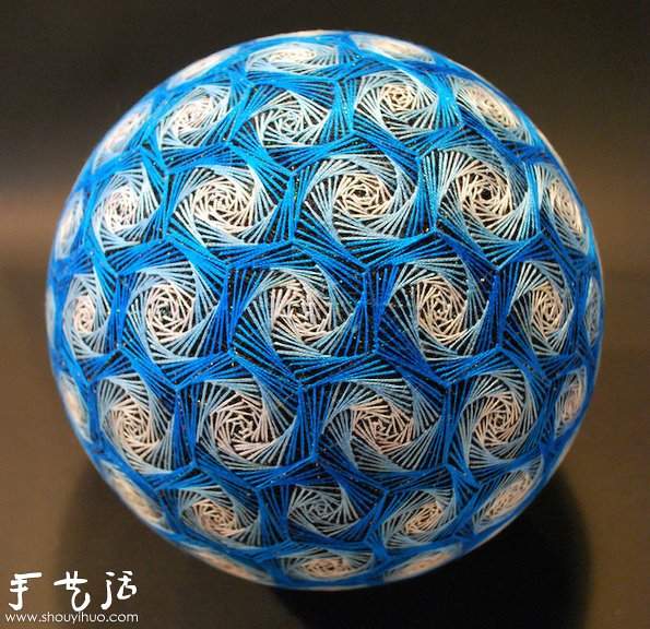 日本一位92岁老奶奶手工制作的漂亮手鞠球(图4)