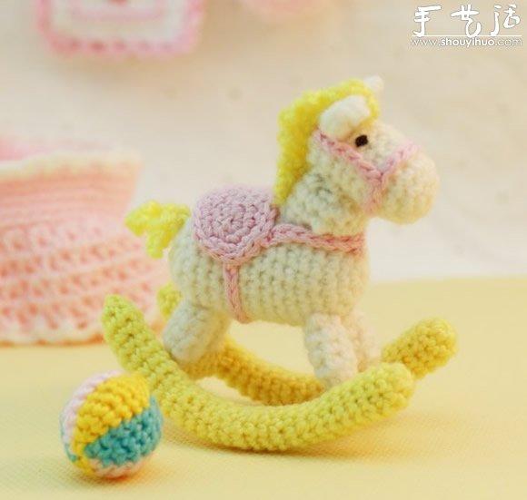 漂亮的针织小马玩具(图1)