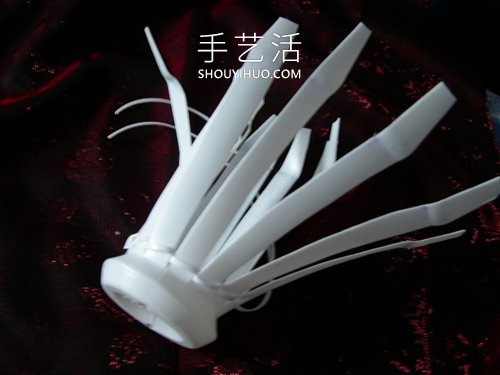 酸奶瓶手工制作小花篮的做法教程(图5)