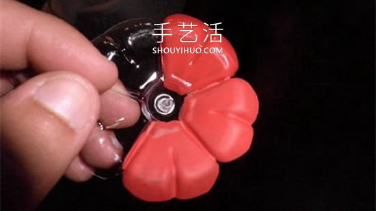 自制矿泉水瓶仿真花的方法图解教程(图9)
