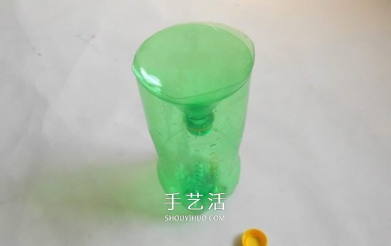 雪碧瓶子制作捕鱼器 儿童自制捕鱼器的教程(图5)