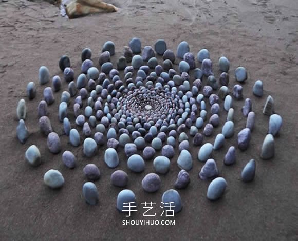 海滩上的拼搭艺术！令人赏心悦目的石头拼画(图13)