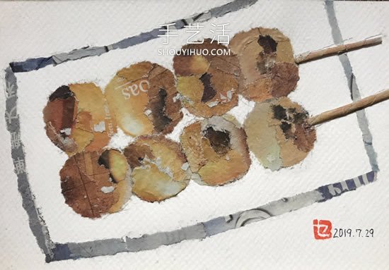 90岁老奶奶手撕报纸做拼贴画！展现平淡幸福(图3)
