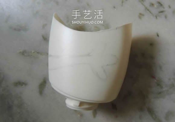 洗发水瓶废物利用 手工制作万圣节怪物笔筒(图7)