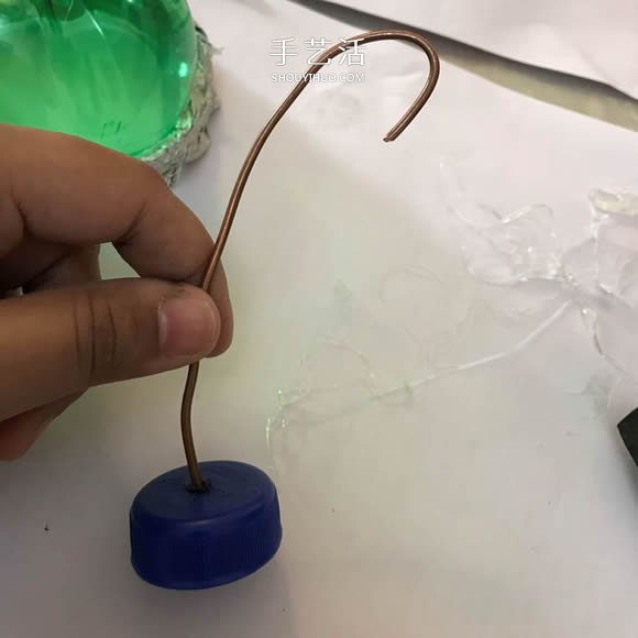 雪碧瓶手工制作万圣节女巫屋图解教程(图12)