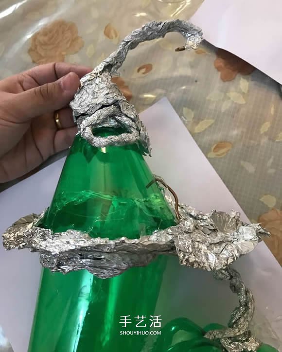 雪碧瓶手工制作万圣节女巫屋图解教程(图14)