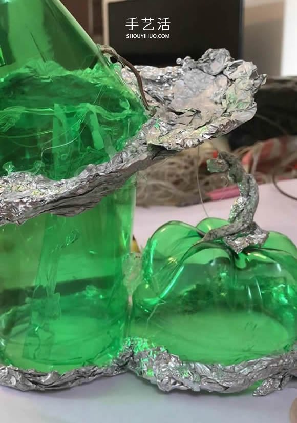 雪碧瓶手工制作万圣节女巫屋图解教程(图15)