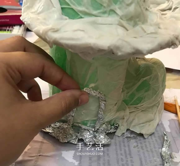 雪碧瓶手工制作万圣节女巫屋图解教程(图17)