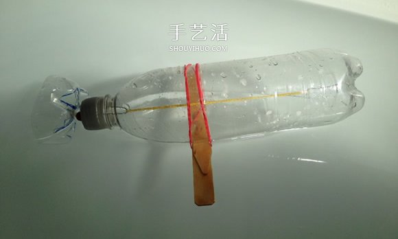 用塑料瓶做潜水艇玩具的方法 - 双维造物网