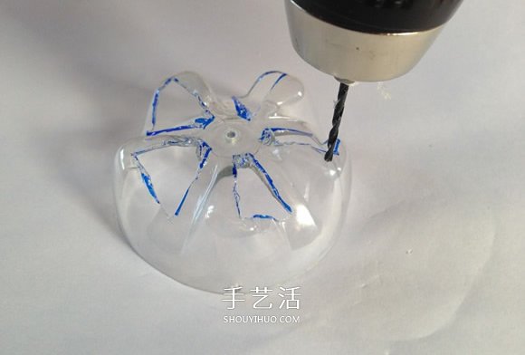 用塑料瓶做潜水艇玩具的方法(图7)