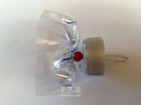 用塑料瓶做潜水艇玩具的方法(图10)