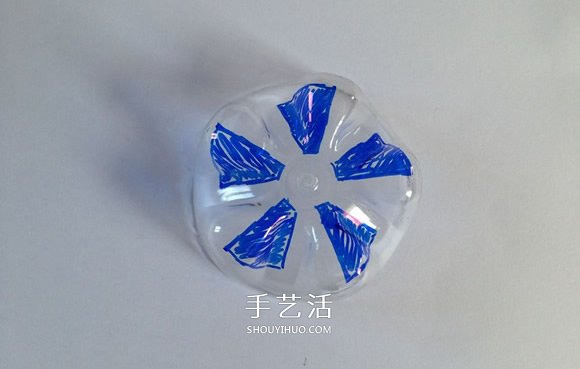 用塑料瓶做潜水艇玩具的方法(图4)