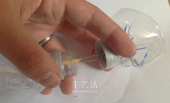用塑料瓶做潜水艇玩具的方法(图20)