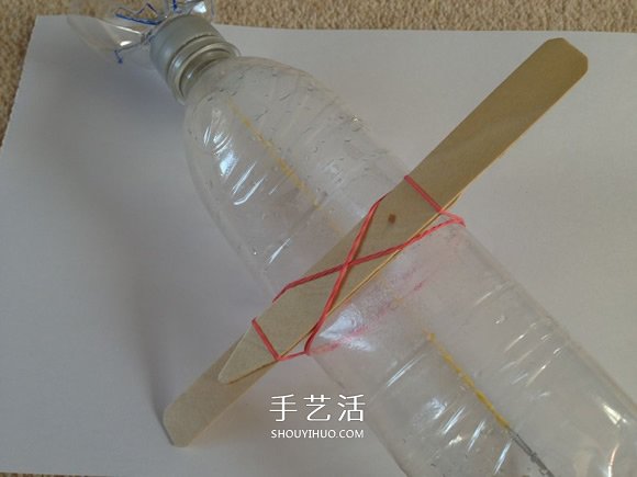 用塑料瓶做潜水艇玩具的方法(图24)