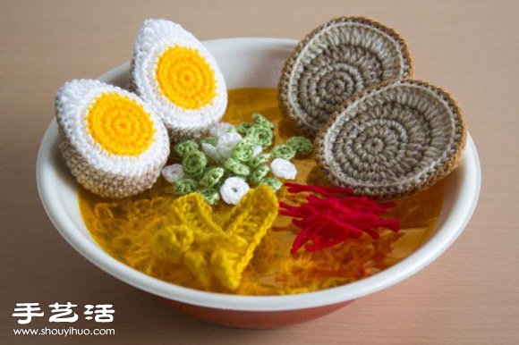 日本手工达人用毛线织出的一碗拉面！ - 双维造物网