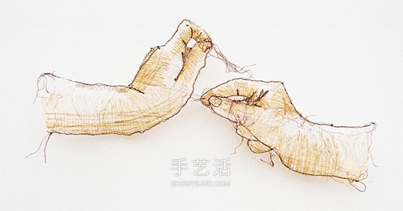用线创作雕塑装置 彷彿一吹即散的“线画”(图2)